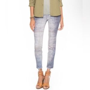 Mother The Looker Ankle Fray in Relax Awhile. Size 27